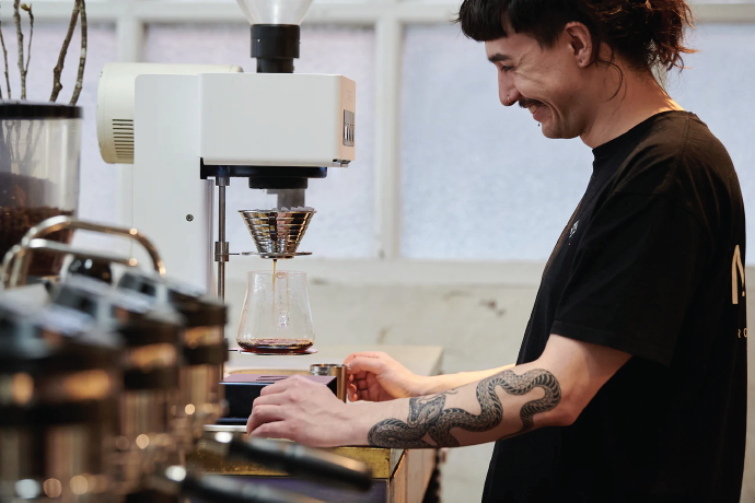 mecca roaster at work